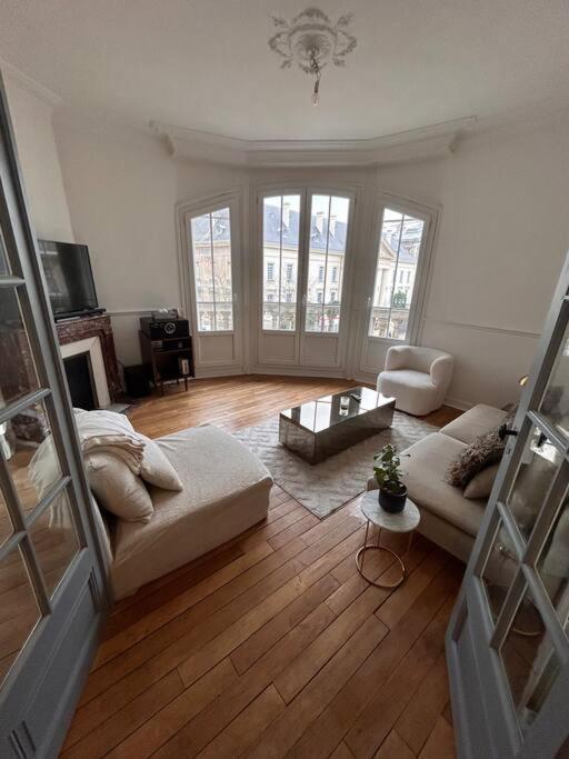Appartement * Le Cathedrale * à Reims Extérieur photo
